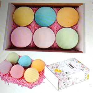 Fabulous set of 6 fragrance bath bombs. NWT